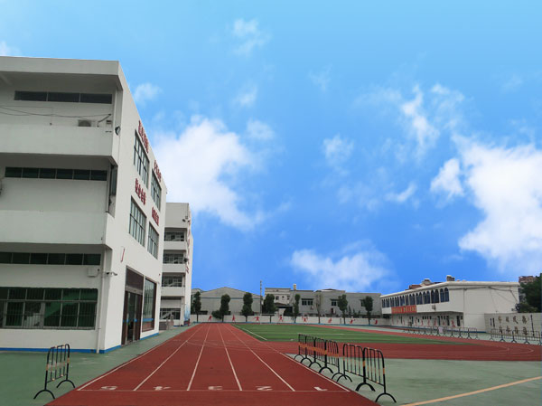 校园一角-操场