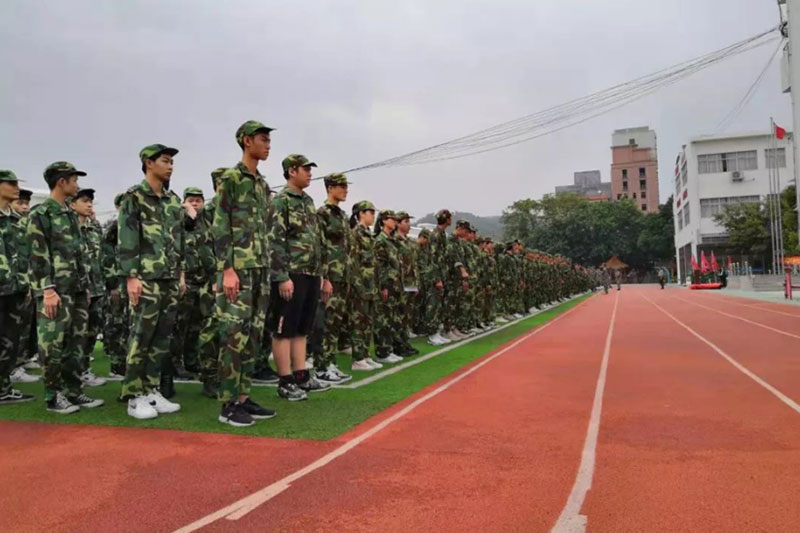 【军训】迷彩青春 整装待发——我校举行2019年秋季学生军训动员大会